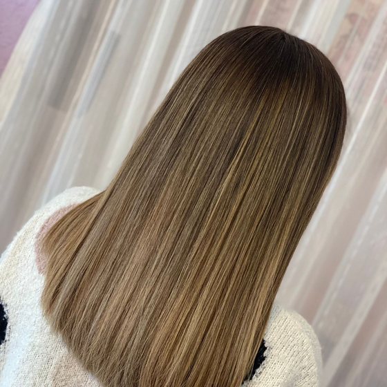 Cabello alaciado tras un tratamiento en Stilo Salón, Roma Norte