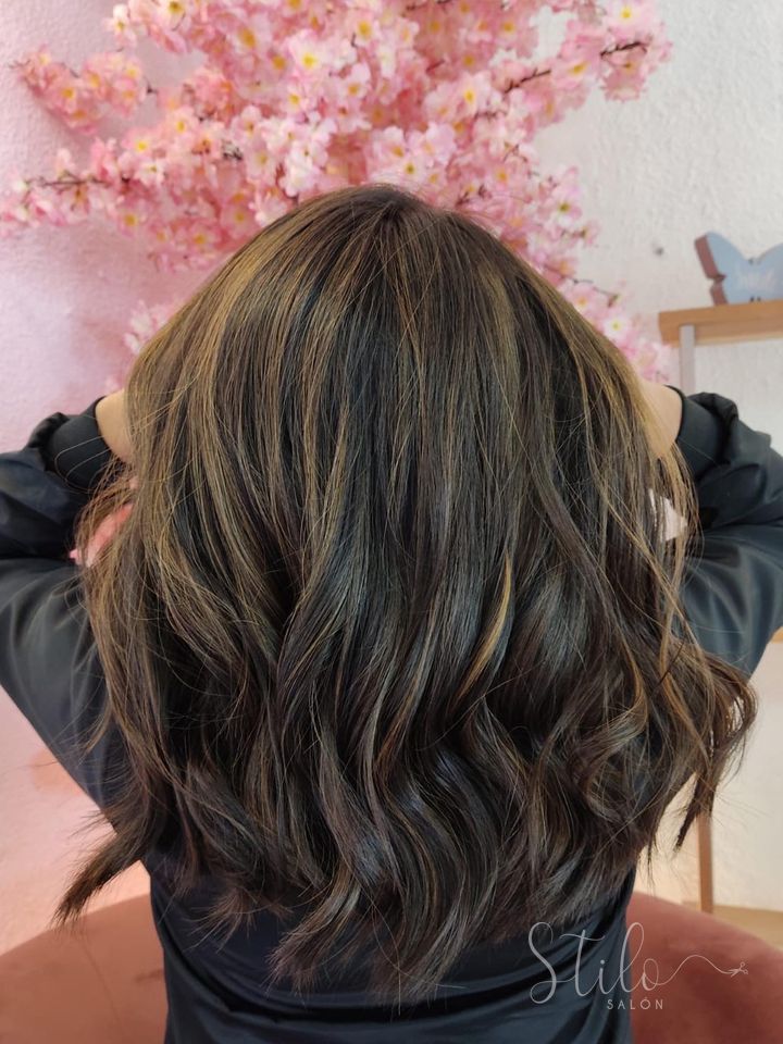 Color y alisado hecho en Stilo Salón, Roma Norte, CDMX