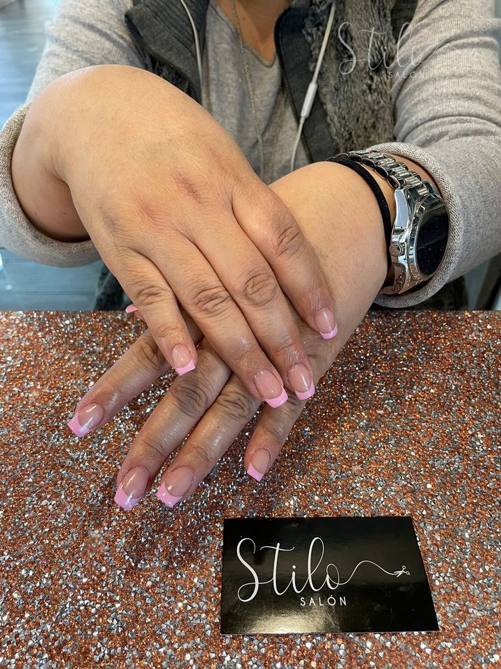 Uñas con diseño hecho en Stilo Salón, Roma Norte, CDMX