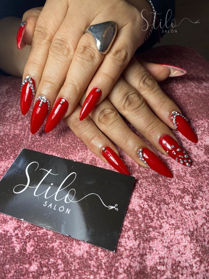 Uñas con diseño hecho en Stilo Salón, Roma Norte, CDMX
