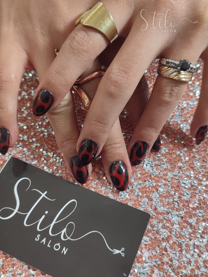 Uñas de un tono hecho en Stilo Salón, Roma Norte, CDMX
